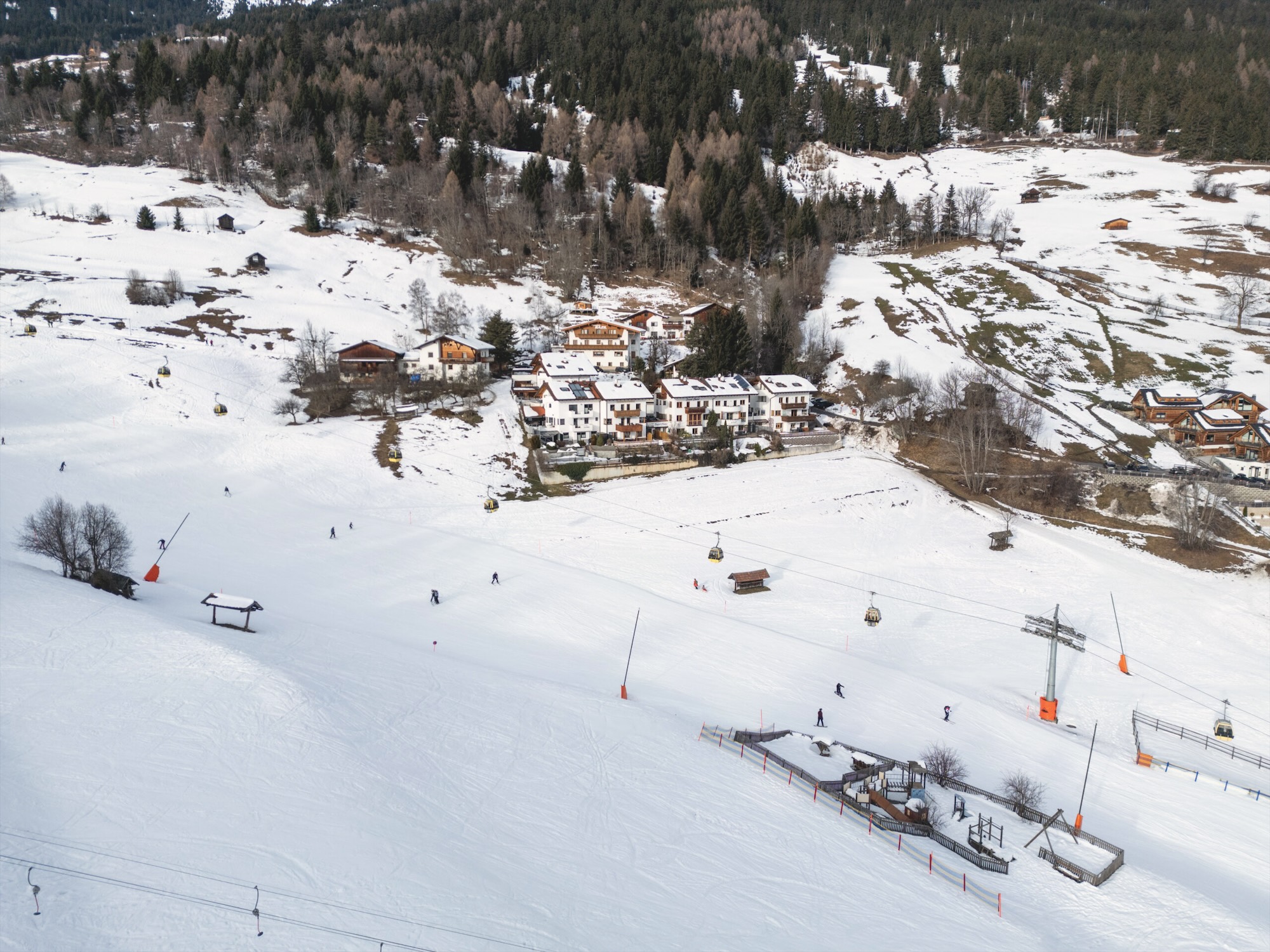 House & Ladis in winter – photo 2