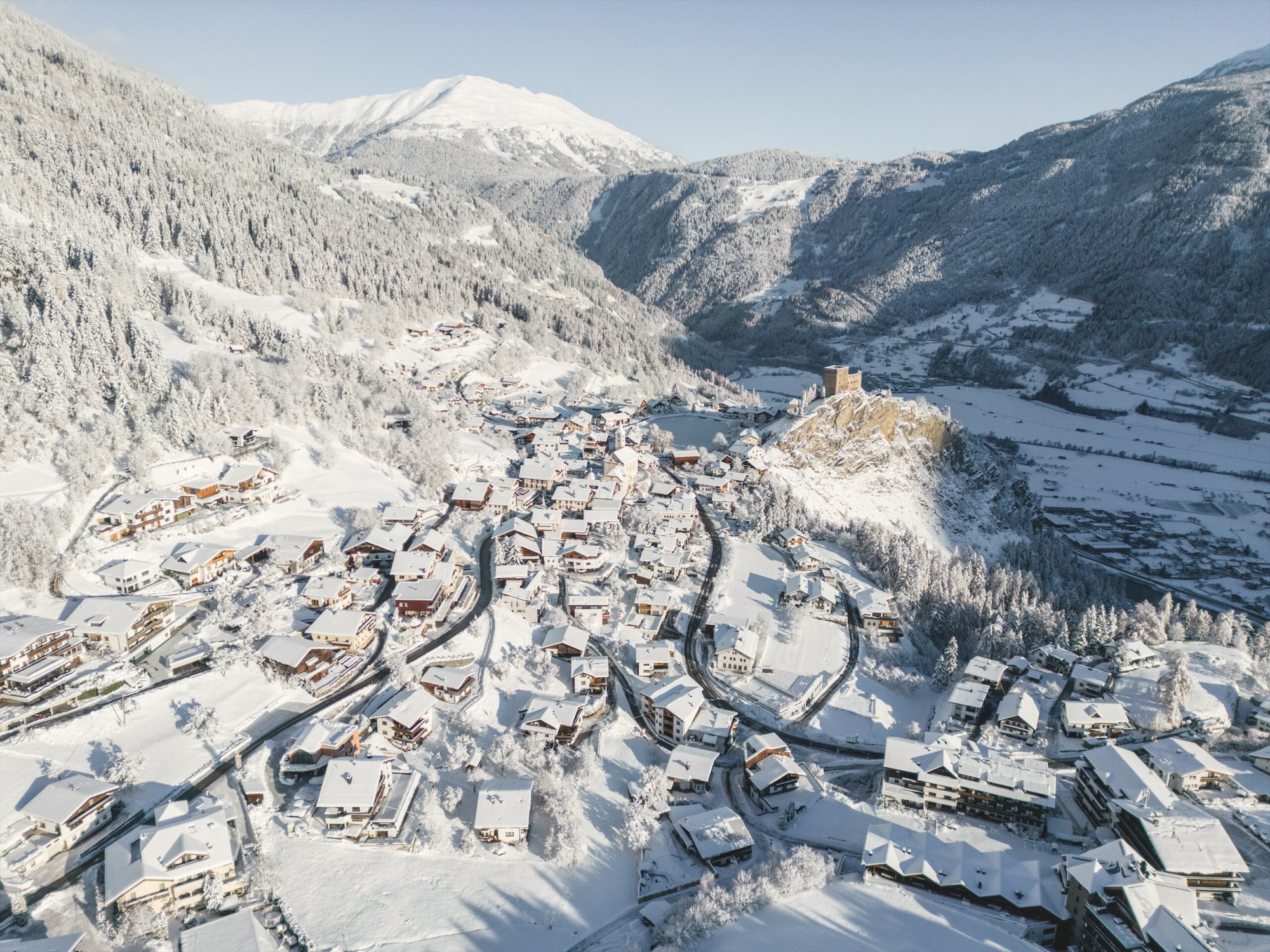 House & Ladis in winter – photo 6