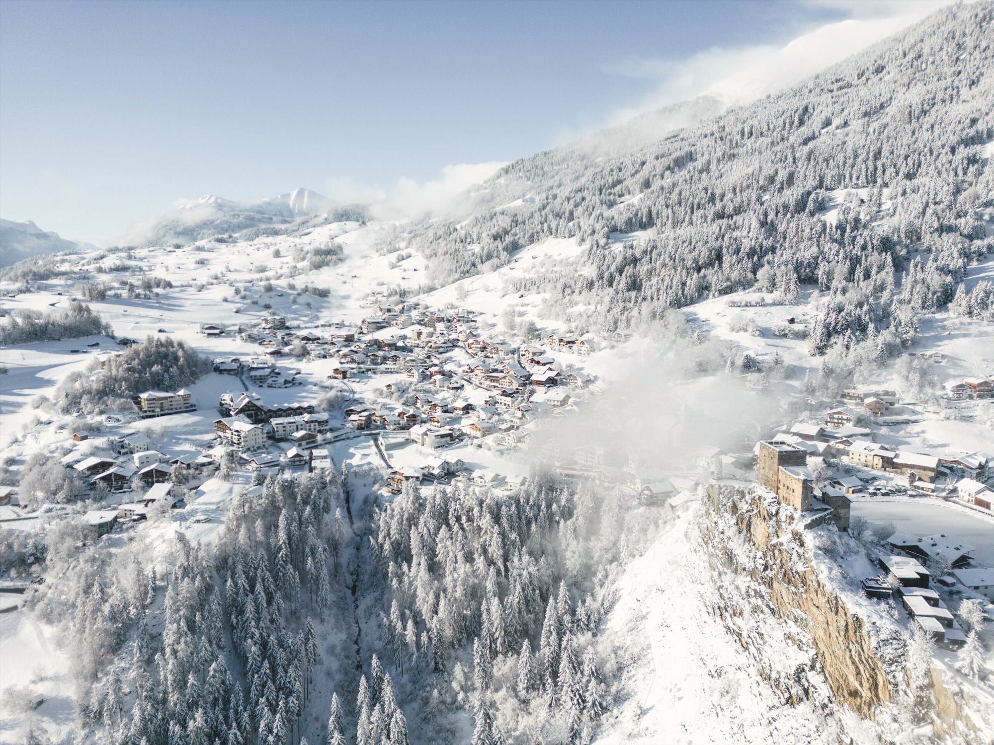 House & Ladis in winter – photo 8